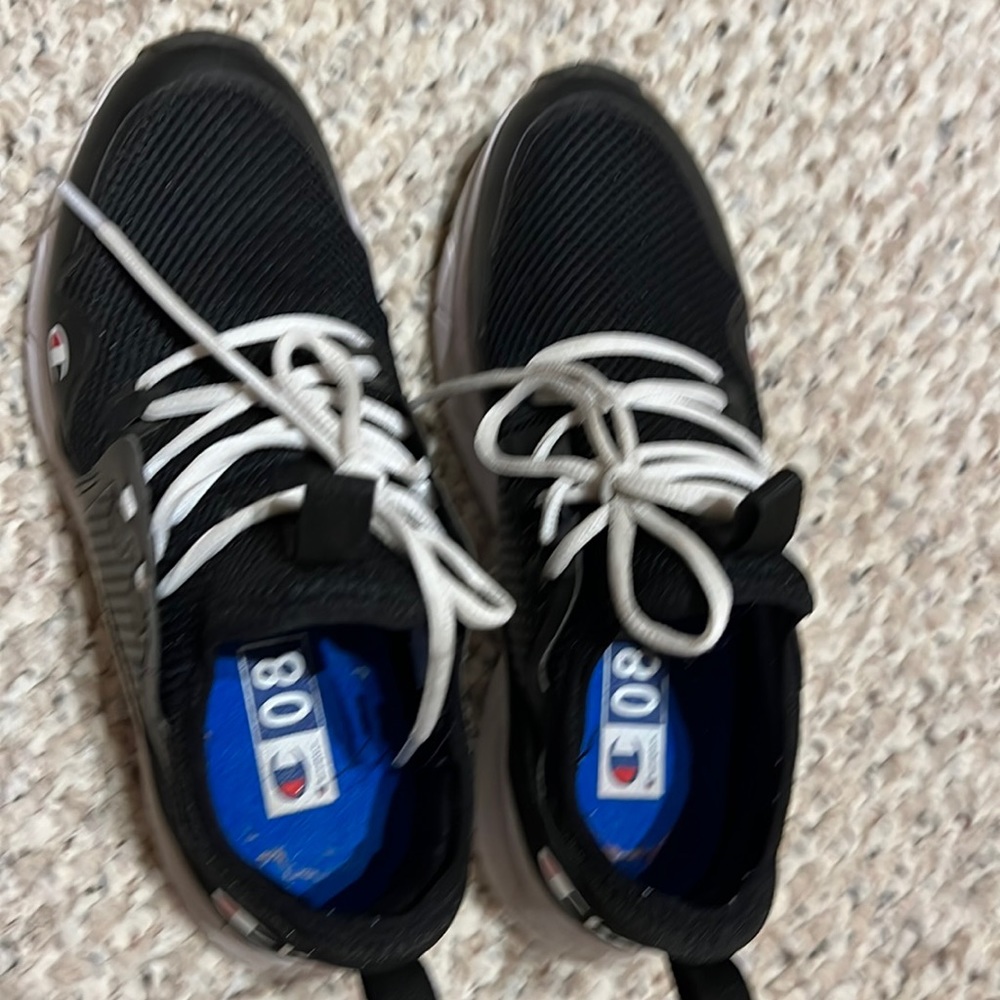 Champion runners size 8